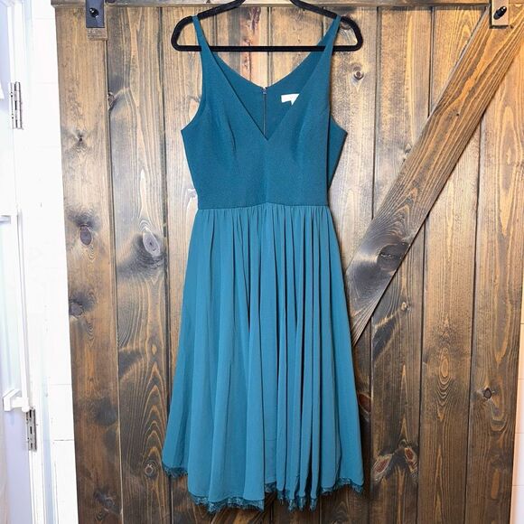 Dress the Population Alicia Plunging Fit Flare Midi Dress - Picture 4 of 7